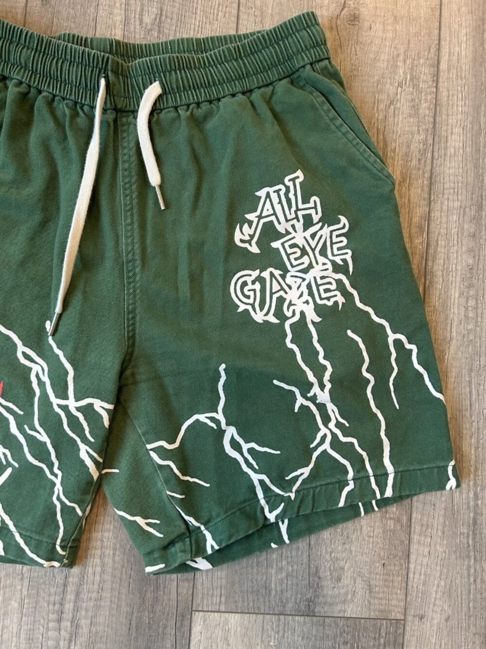 All Eye Gaze Lightning Graphic Green Drawstring Shorts Cotton Men’s S Streetwear - Picture 2 of 14